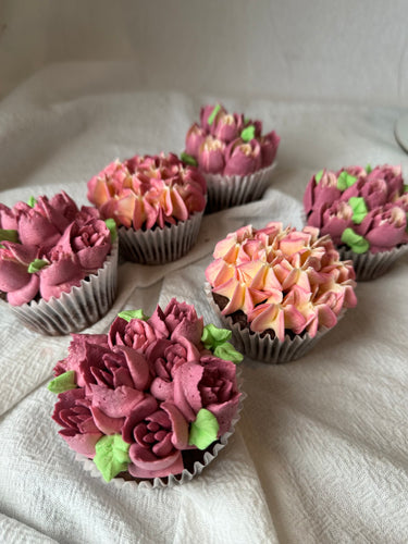 6 Regular Mums fairy garden cupcakes