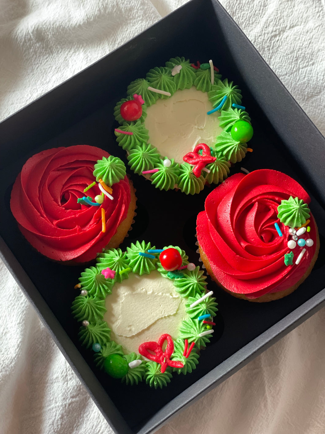 4 Regular Christmas Cupcakes